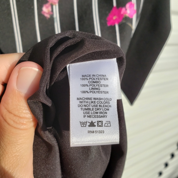 CeCe black pink floral confetti striped shift dres - Picture 6 of 8